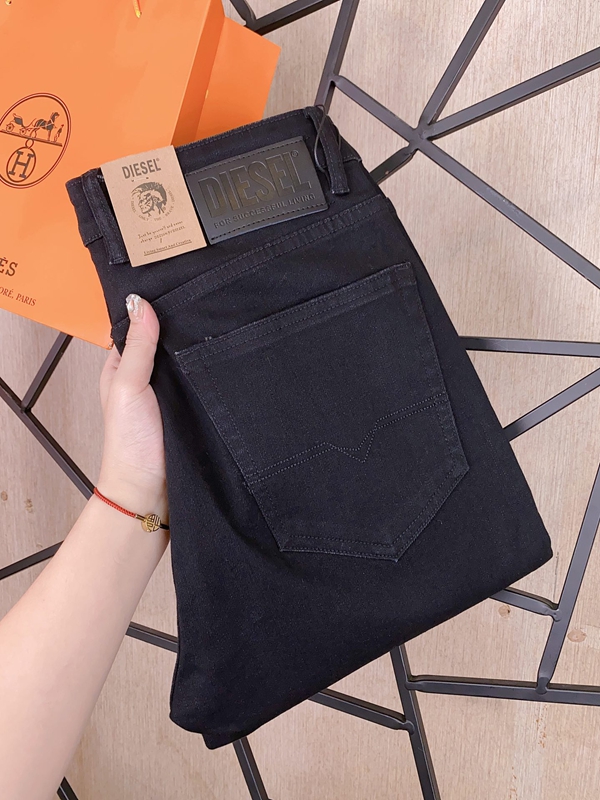 ブランドジーンズ正面デザイン